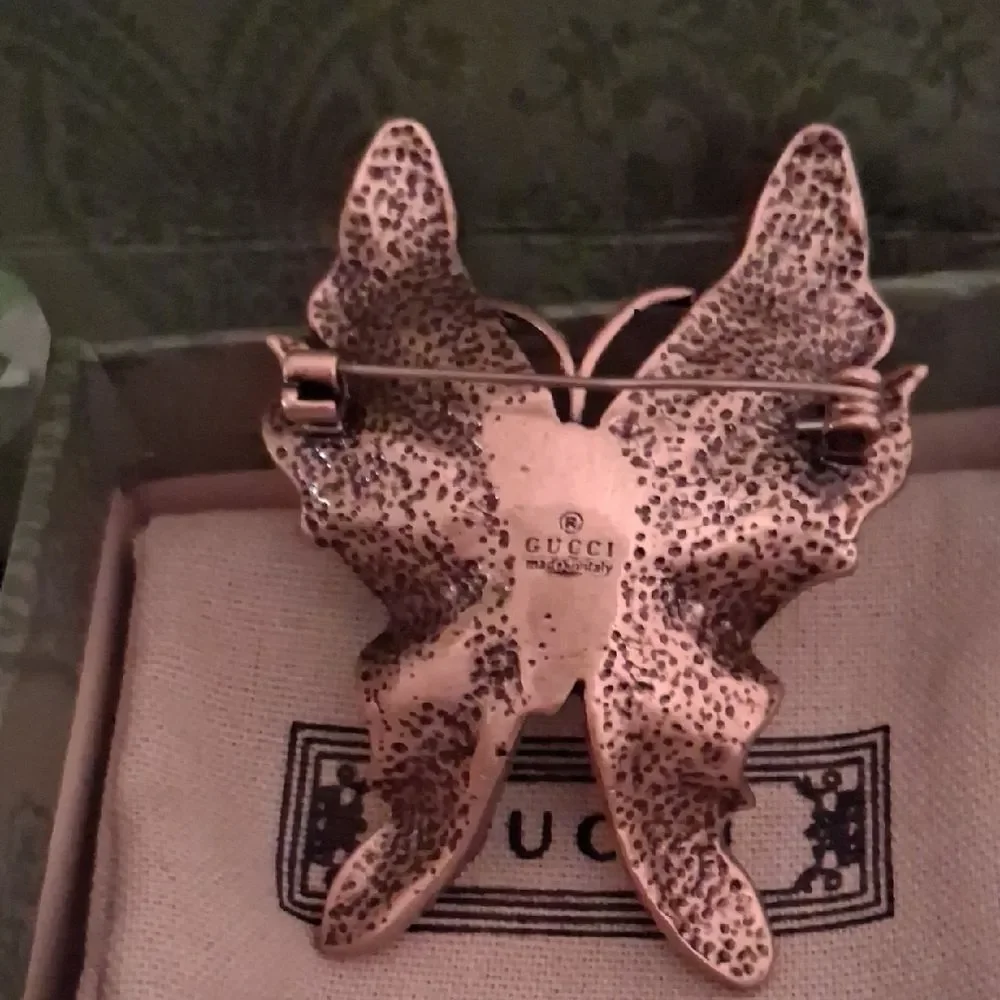 SOLD Gucci Gold and Silver Butterfly Brooch - Picture 3 of 14